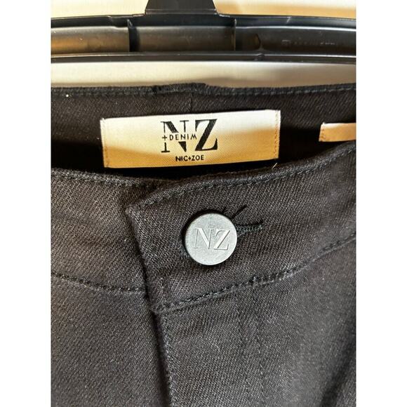 Nic+Zoe NEW Premium Black Denim Mid Rise Straight Jeans 32 x 28 Neutral Frayed - Picture 4 of 12